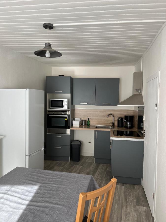 Charmante Maison De Avec Parking à Côté.